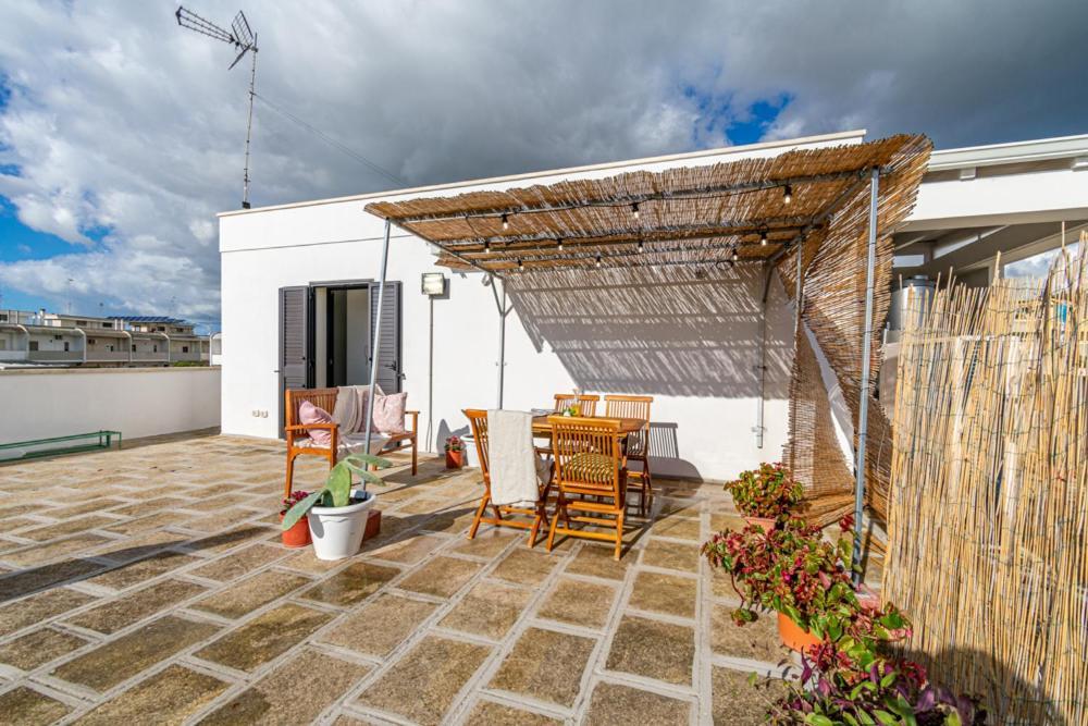 Вілла La Terrazza Di Zoe - Castromediano Кавалліно-ді-Лечче Екстер'єр фото